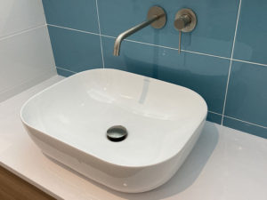 lavabo de cuarto de baño turquesa
